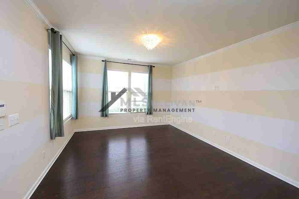 200 Mt Evans Dr - Photo 3 of 10
