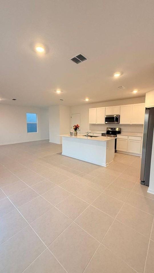 3362 Alexander Dr - Photo 3 of 10