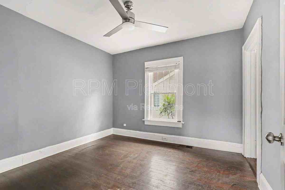 3181 Church St #A - Photo 4 of 10