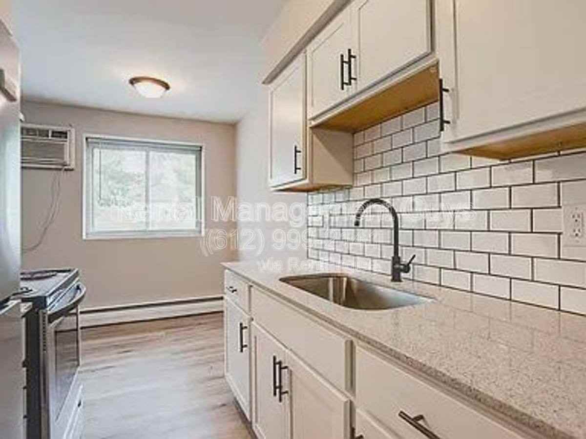 3001 N 3rd St #4 - Photo 2 of 5