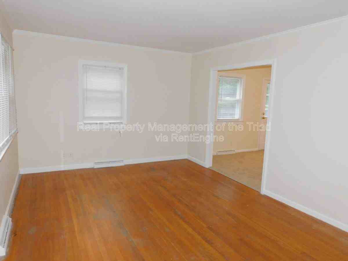 3407 Derby Pl - Photo 2 of 10