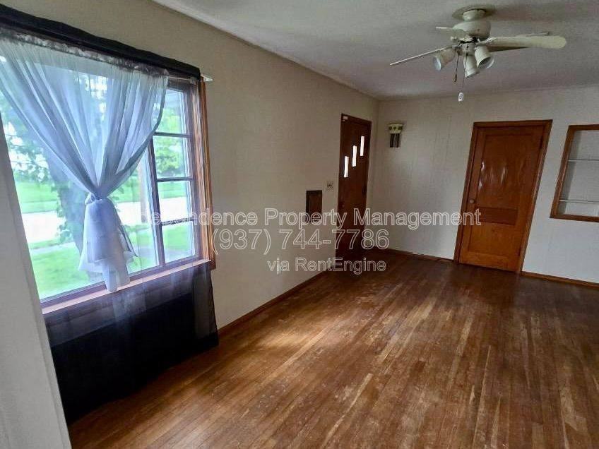 1220 W 19th St - Photo 2 of 10