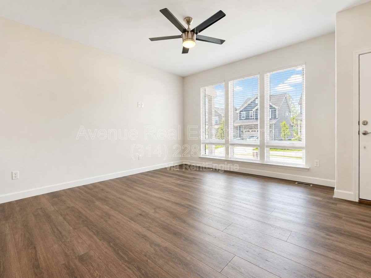 36 Pheasant Ln - Photo 2 of 10
