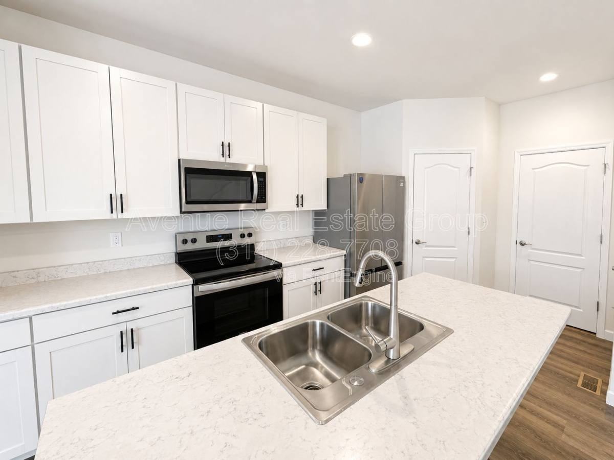 36 Pheasant Ln - Photo 3 of 10