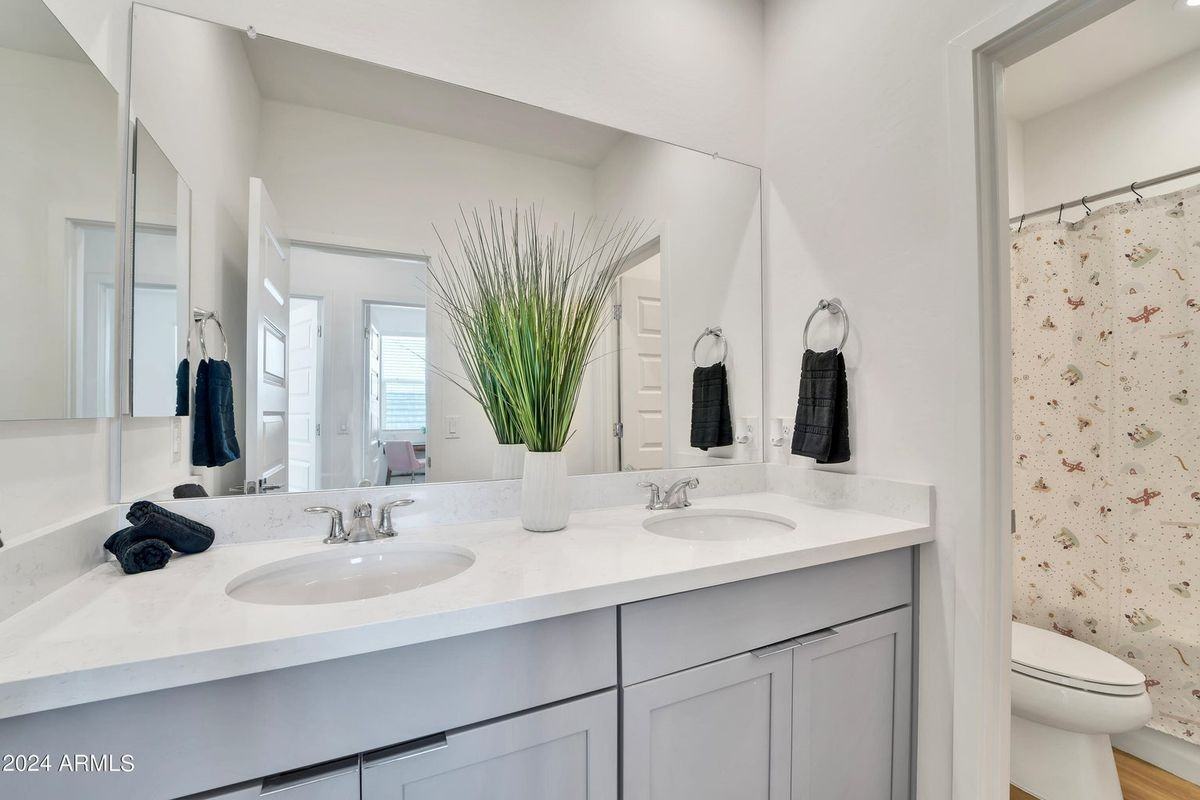 15642 S 182nd Ave - Photo 5 of 35