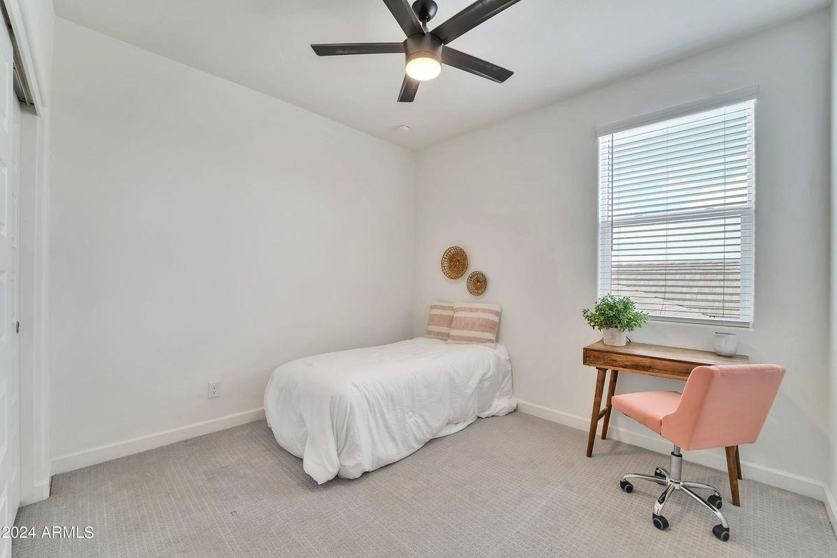 15642 S 182nd Ave - Photo 7 of 35