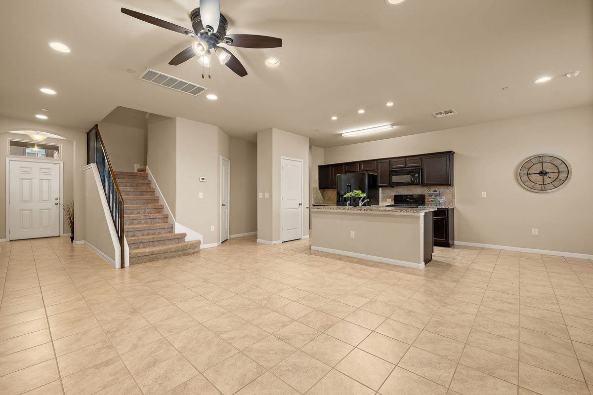 2880 Donnell Dr - Photo 4 of 21