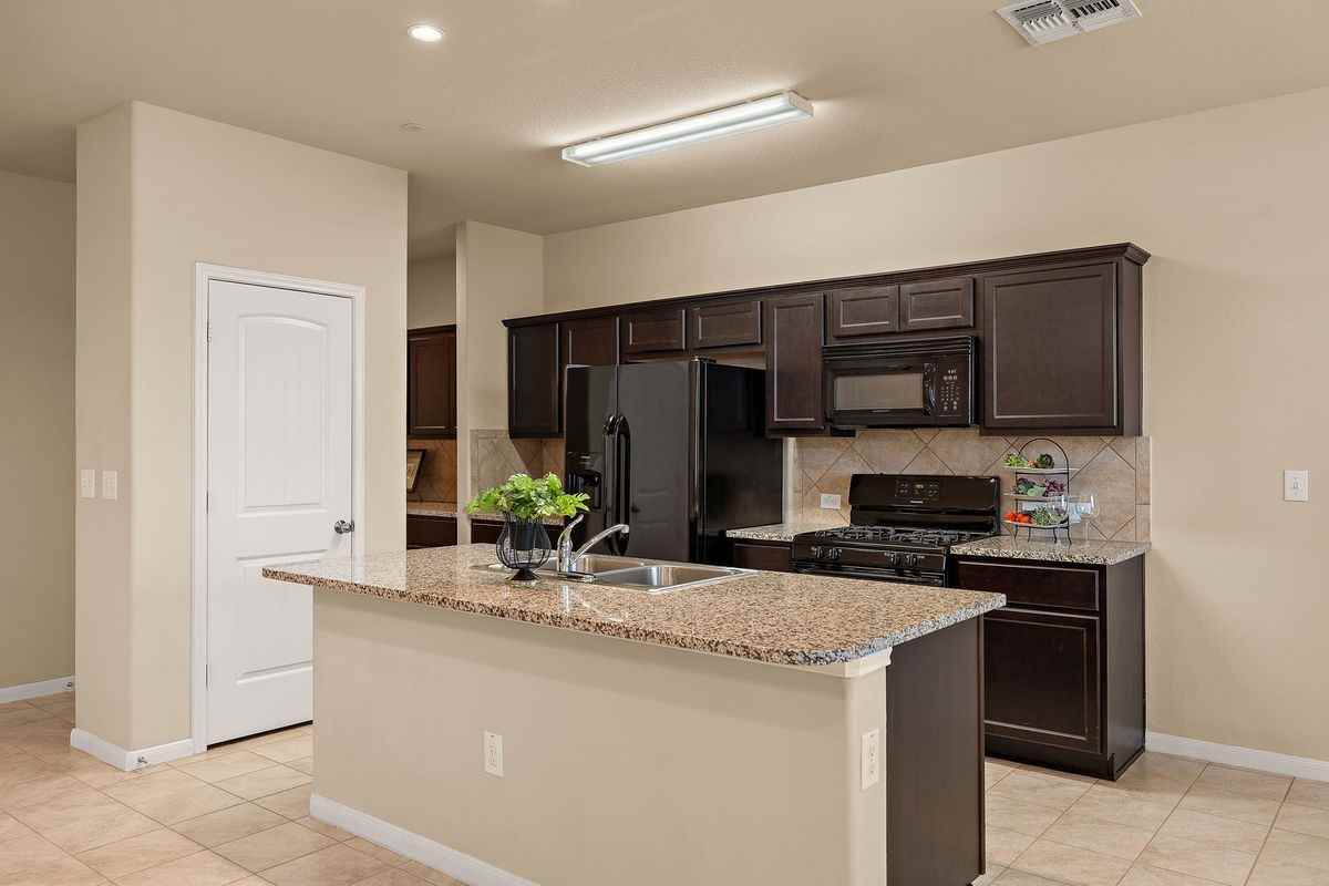 2880 Donnell Dr - Photo 5 of 21