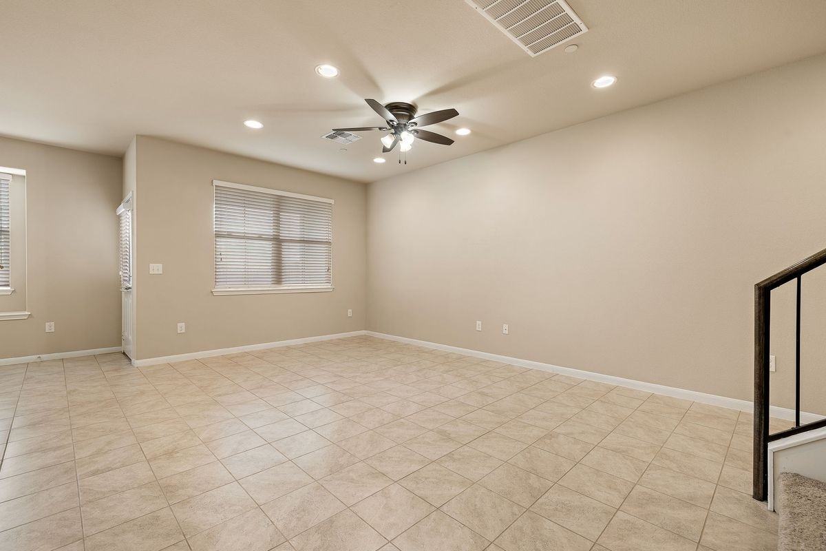 2880 Donnell Dr - Photo 6 of 21