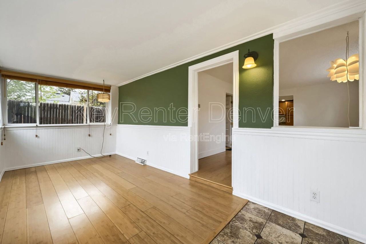 4870 Beach Ct - Photo 4 of 19