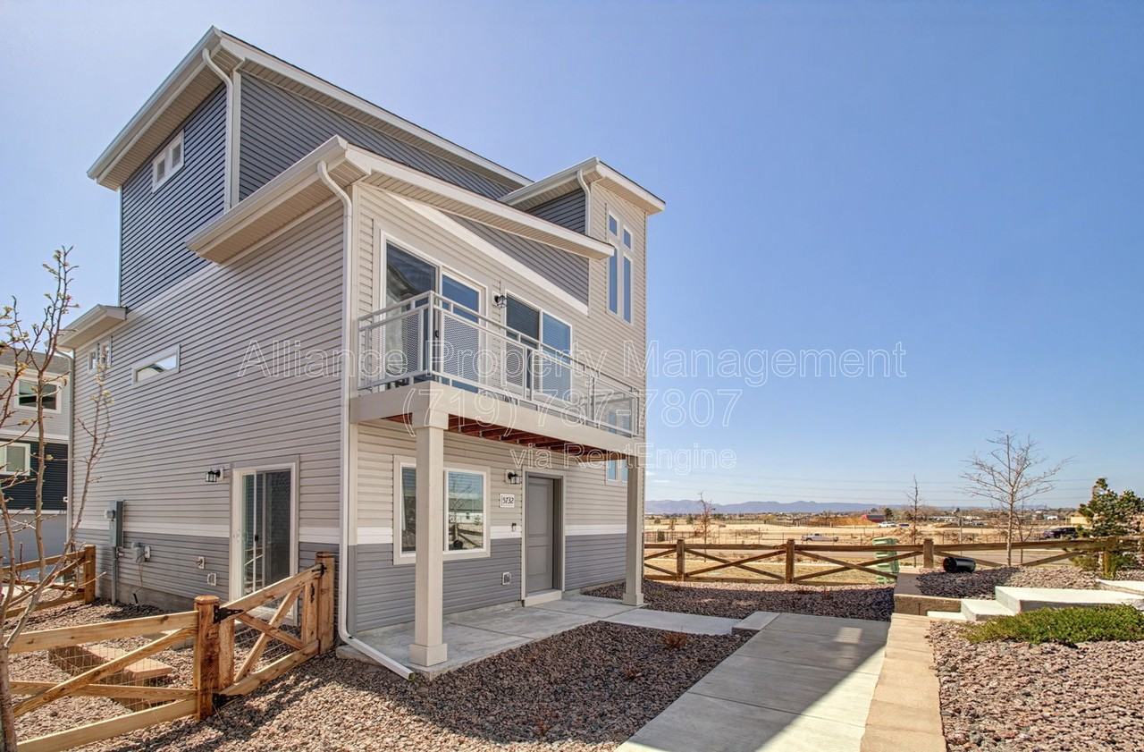 5732 Thurless Ln - Photo 2 of 31