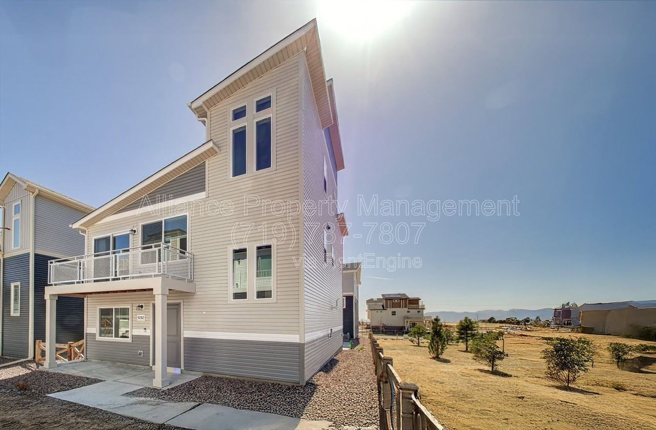 5732 Thurless Ln - Photo 3 of 31