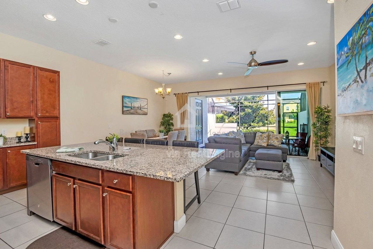 317 Captiva Dr #1 - Photo 4 of 50