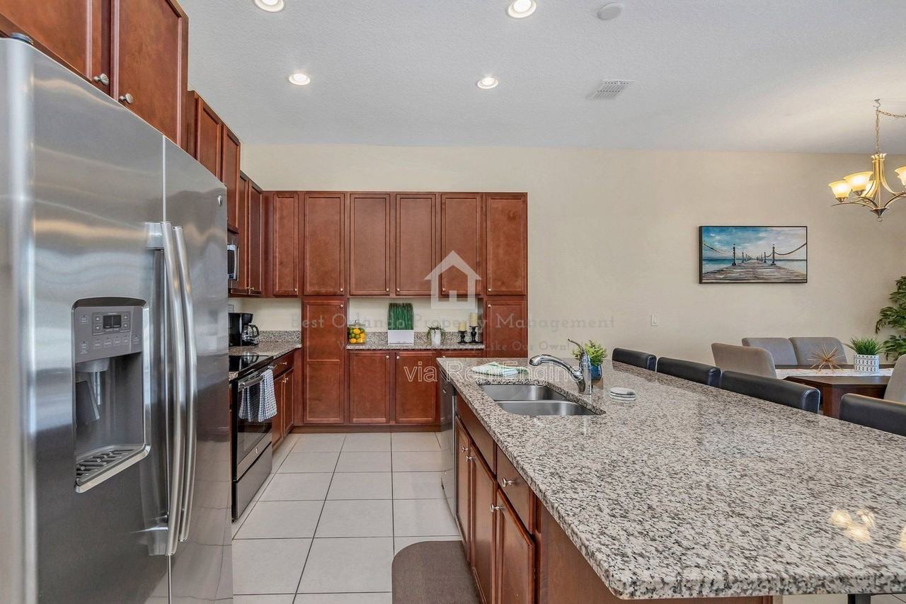 317 Captiva Dr #1 - Photo 5 of 50