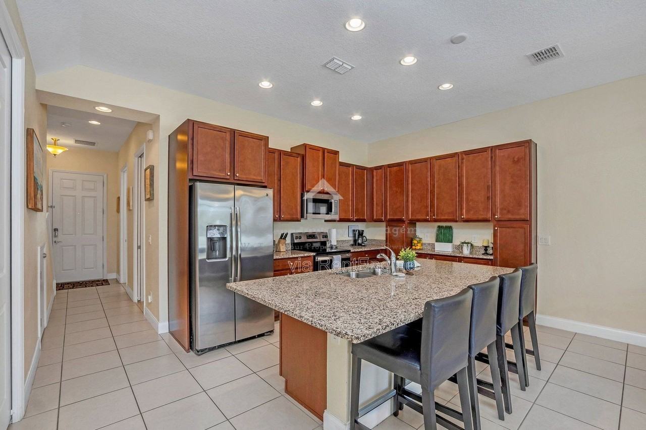 317 Captiva Dr #1 - Photo 6 of 50