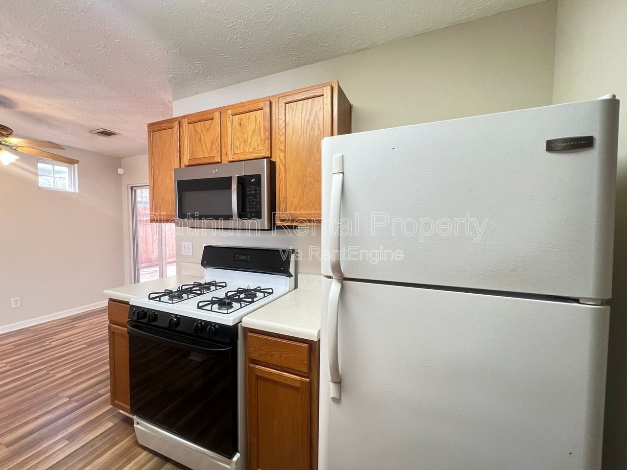 231 Oak Grove Way - Photo 5 of 19