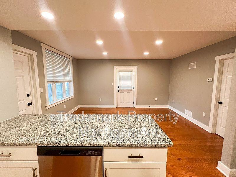 28 N State St #2 - Photo 6 of 19