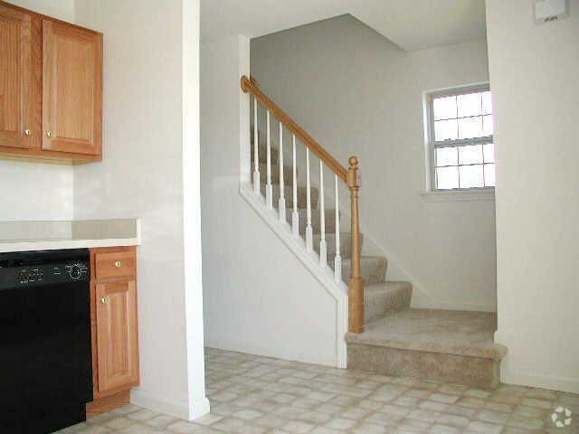 1835 Bradfield Dr - Photo 5 of 17