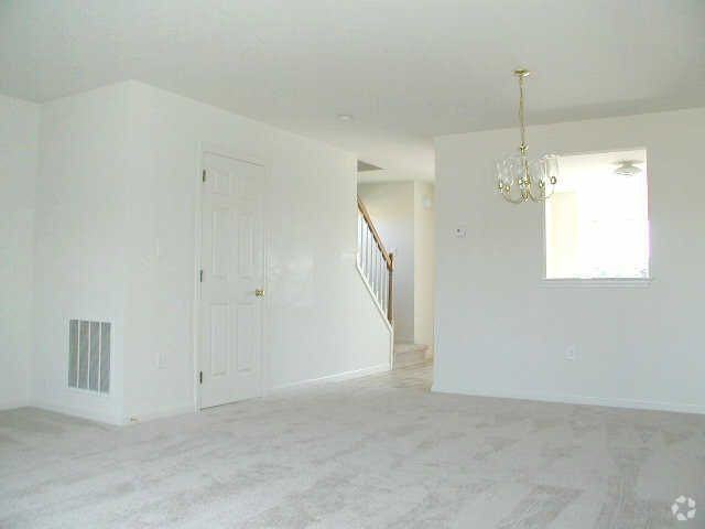 1835 Bradfield Dr - Photo 6 of 17