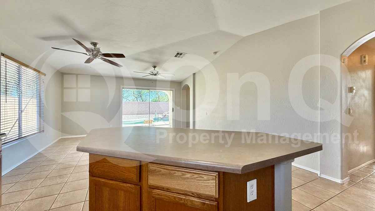 14801 W Wethersfield Rd - Photo 5 of 20