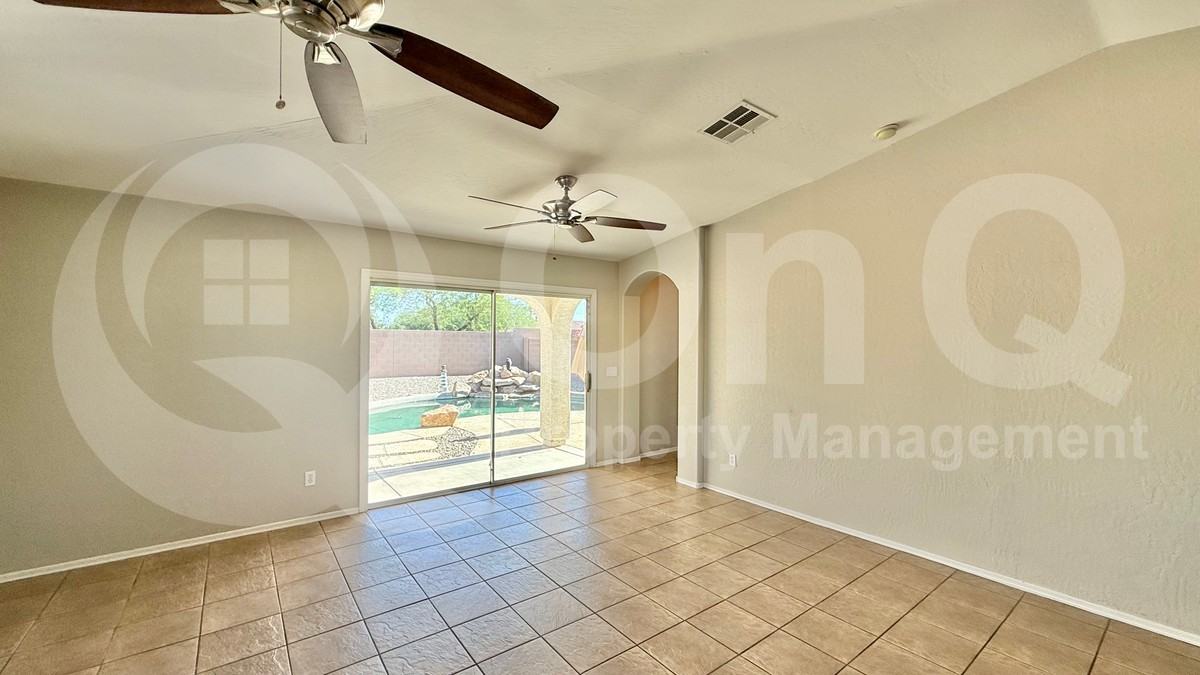 14801 W Wethersfield Rd - Photo 4 of 20
