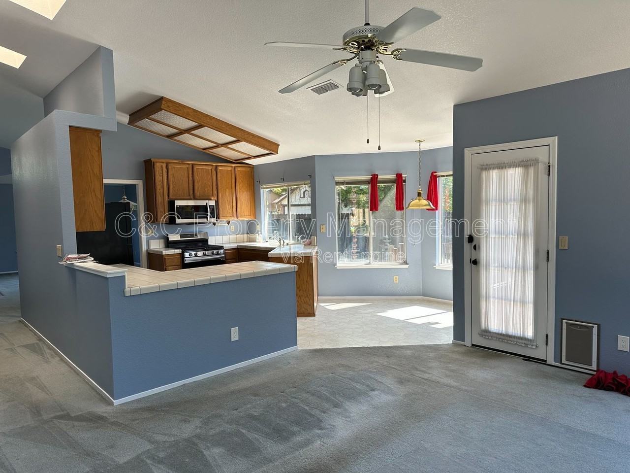 5926 Palm Springs Ct - Photo 5 of 19