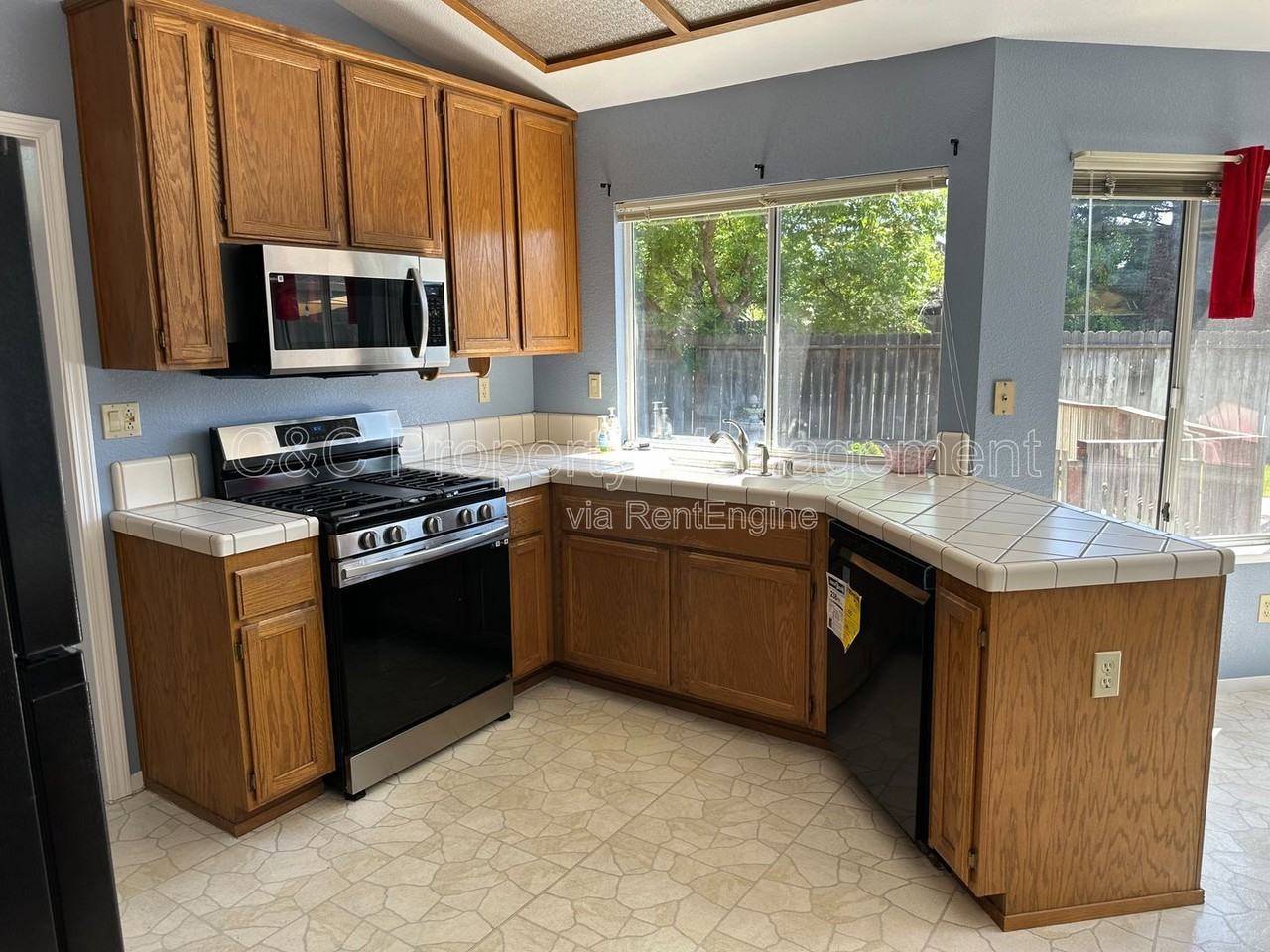 5926 Palm Springs Ct - Photo 6 of 19