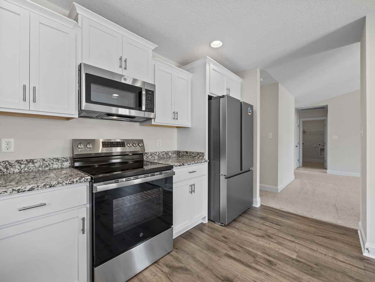 432 Montgomery Dr - Photo 7 of 15