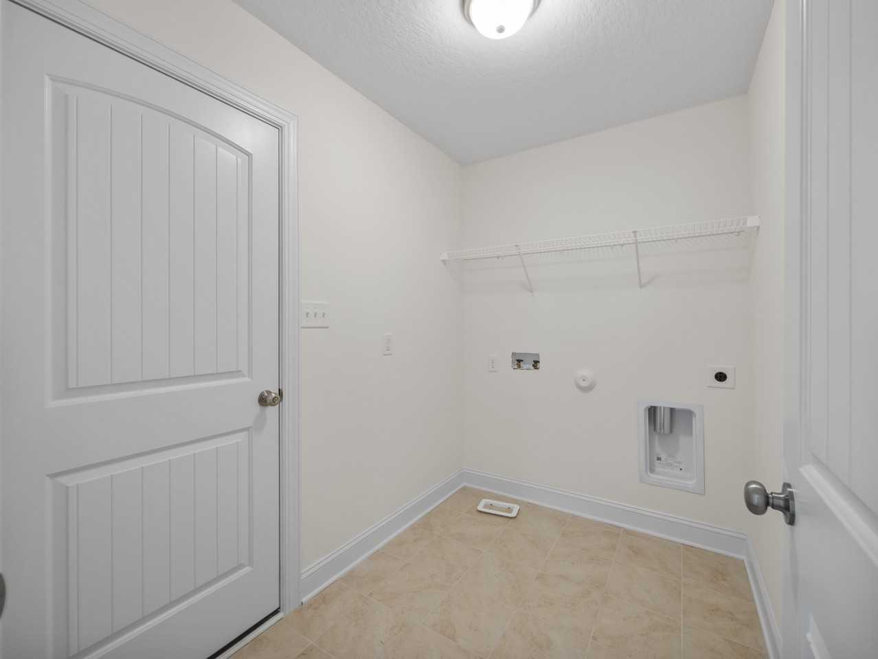 424 Montgomery Dr - Photo 2 of 17