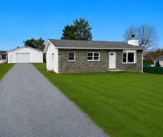 featured image of 28 Amandas Way