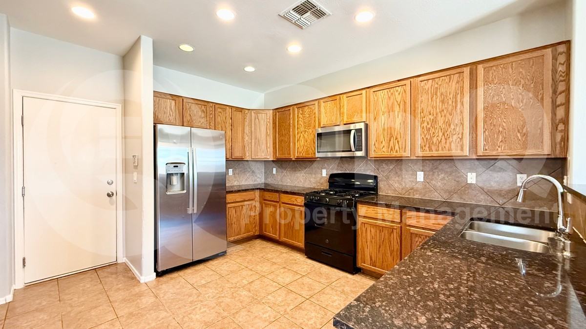 27297 N 172nd Ln - Photo 4 of 38