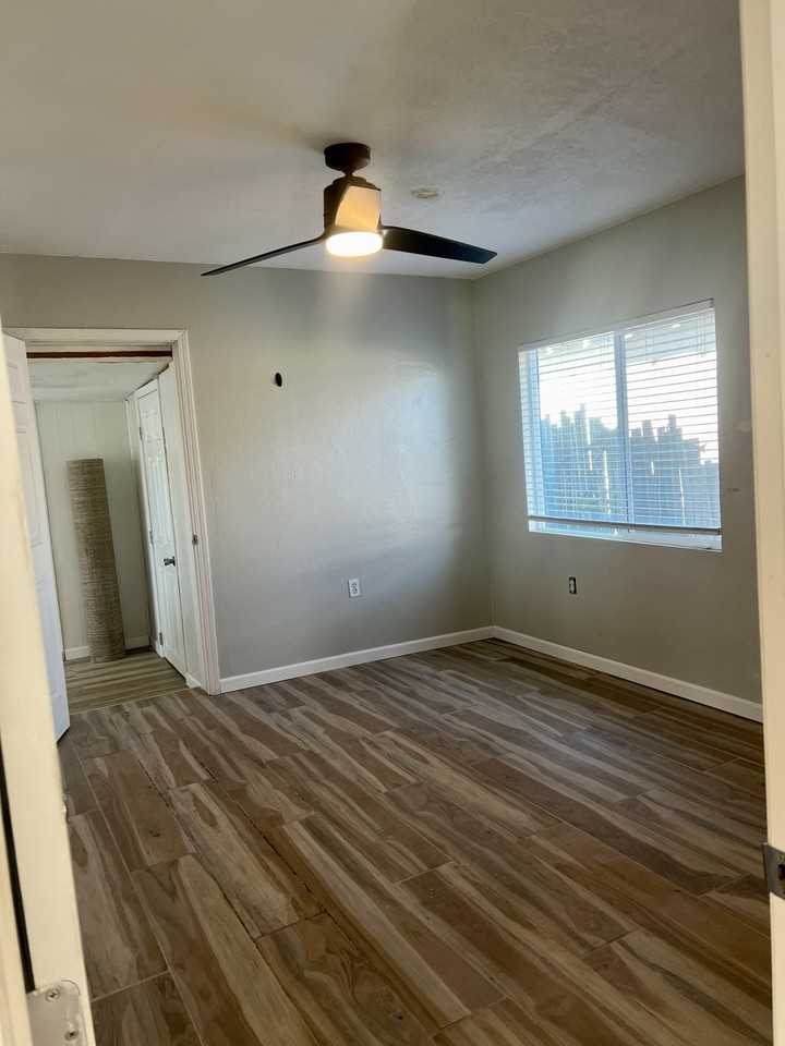 915 Iron Ave Sw - Photo 6 of 9