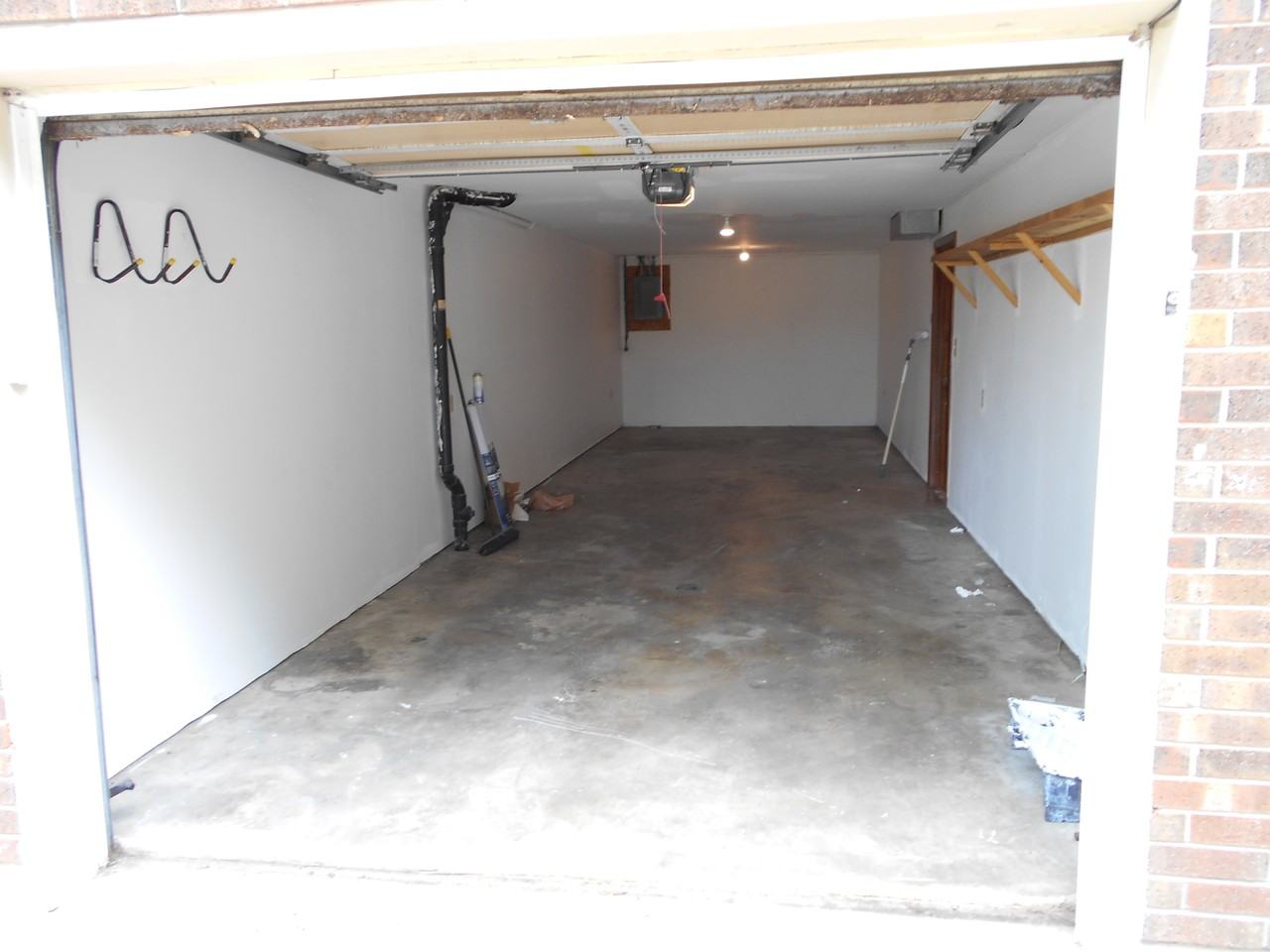 1021 N Kiger Rd - Photo 4 of 13
