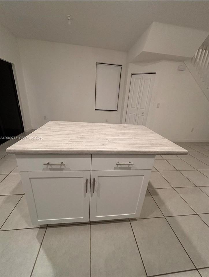 20964 Ne 8th Ave #20964 - Photo 3 of 12