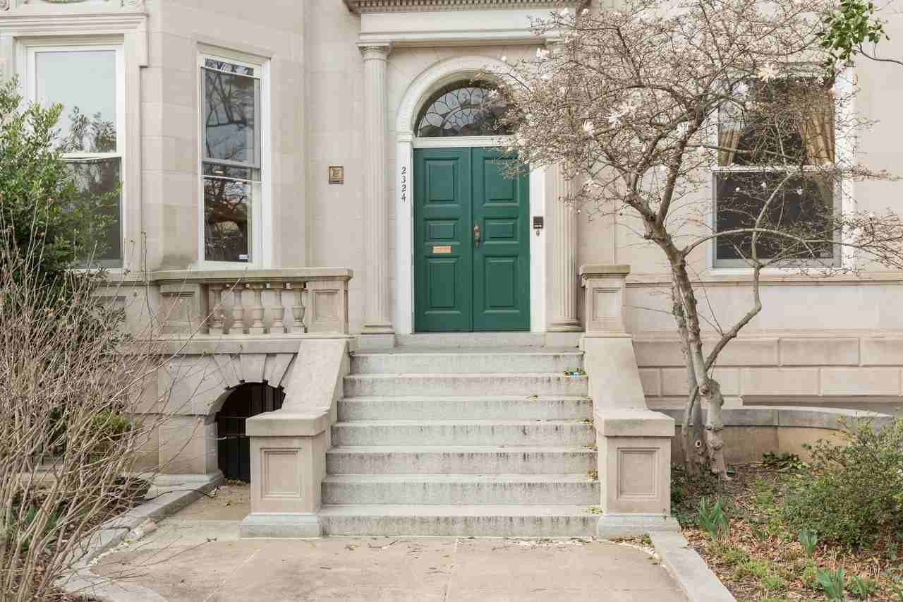 2324 Massachusetts Ave NW - Photo 3 of 30