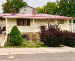 featured image of 301 Moss St