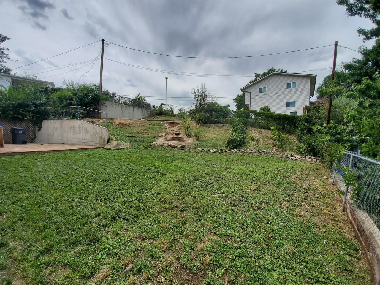 301 Moss St - Photo 6 of 10