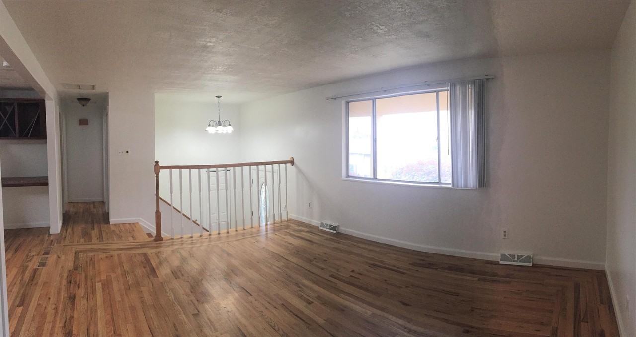 301 Moss St - Photo 5 of 10