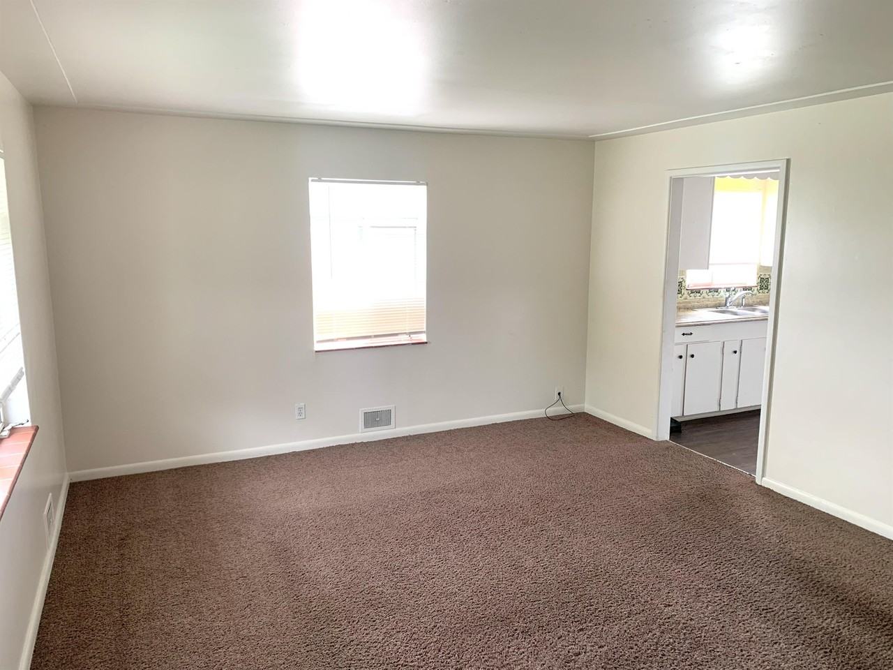 212 N Ford St - Photo 6 of 17