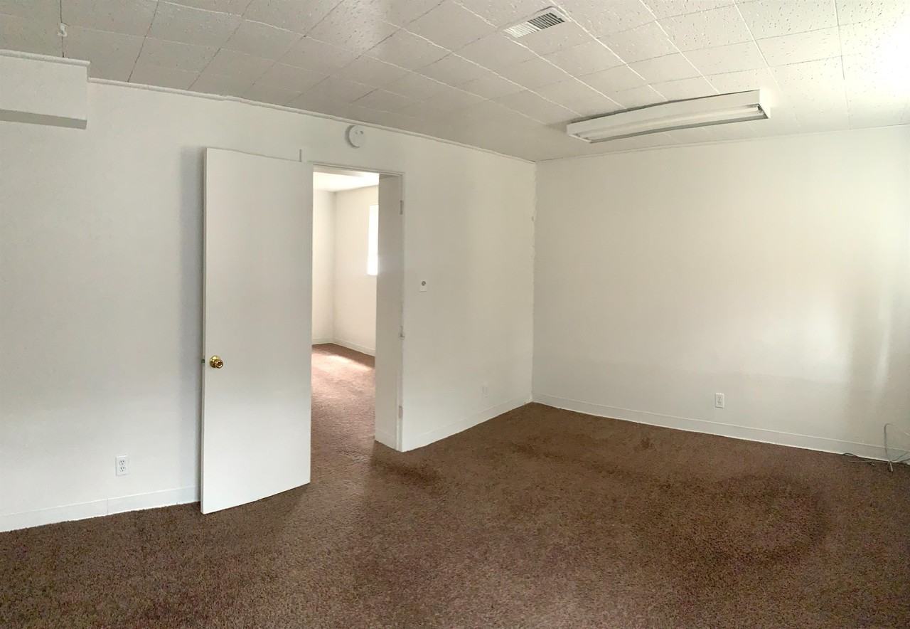 212 N Ford St - Photo 5 of 17