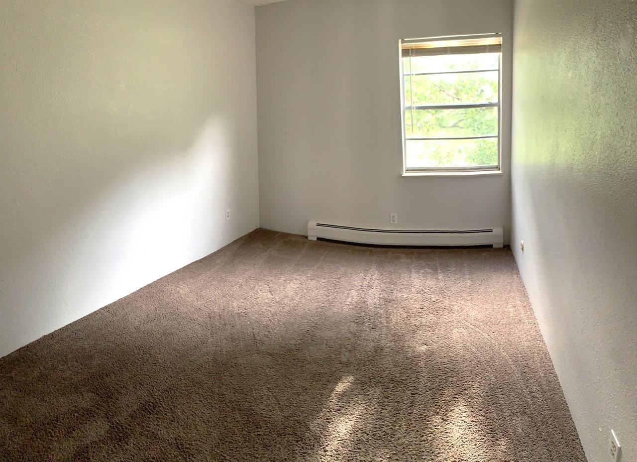 1350 Golden Cir - Photo 5 of 13