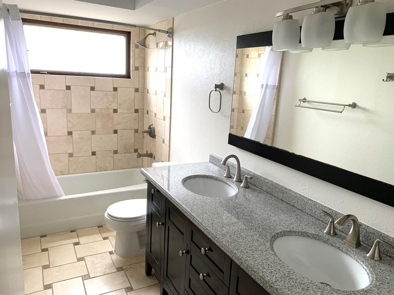 1844 Mt Zion Dr - Photo 4 of 18