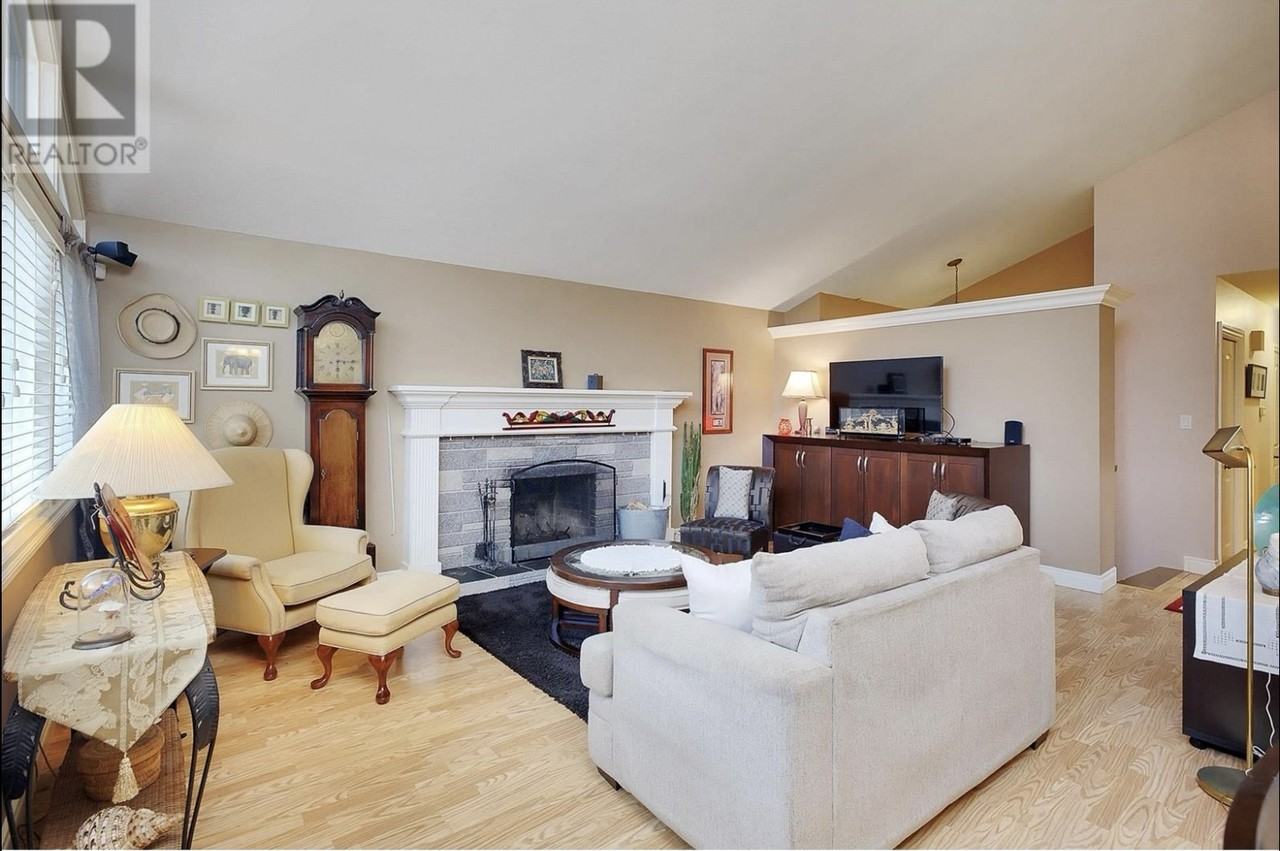 11942 217 Street - Photo 5 of 26
