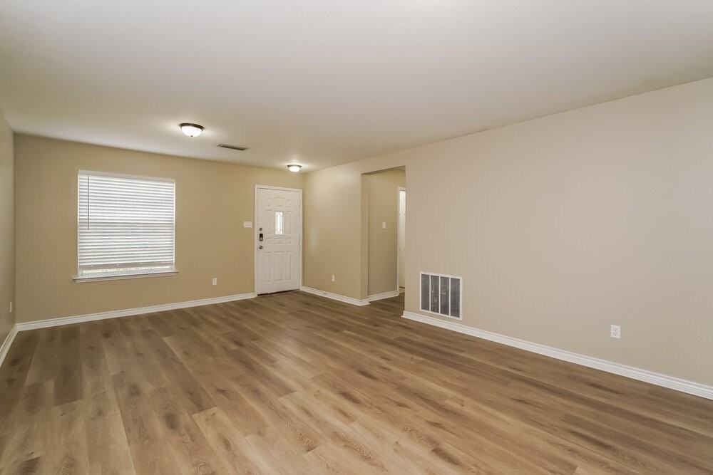 7936 Meadow Spring Ln - Photo 3 of 16