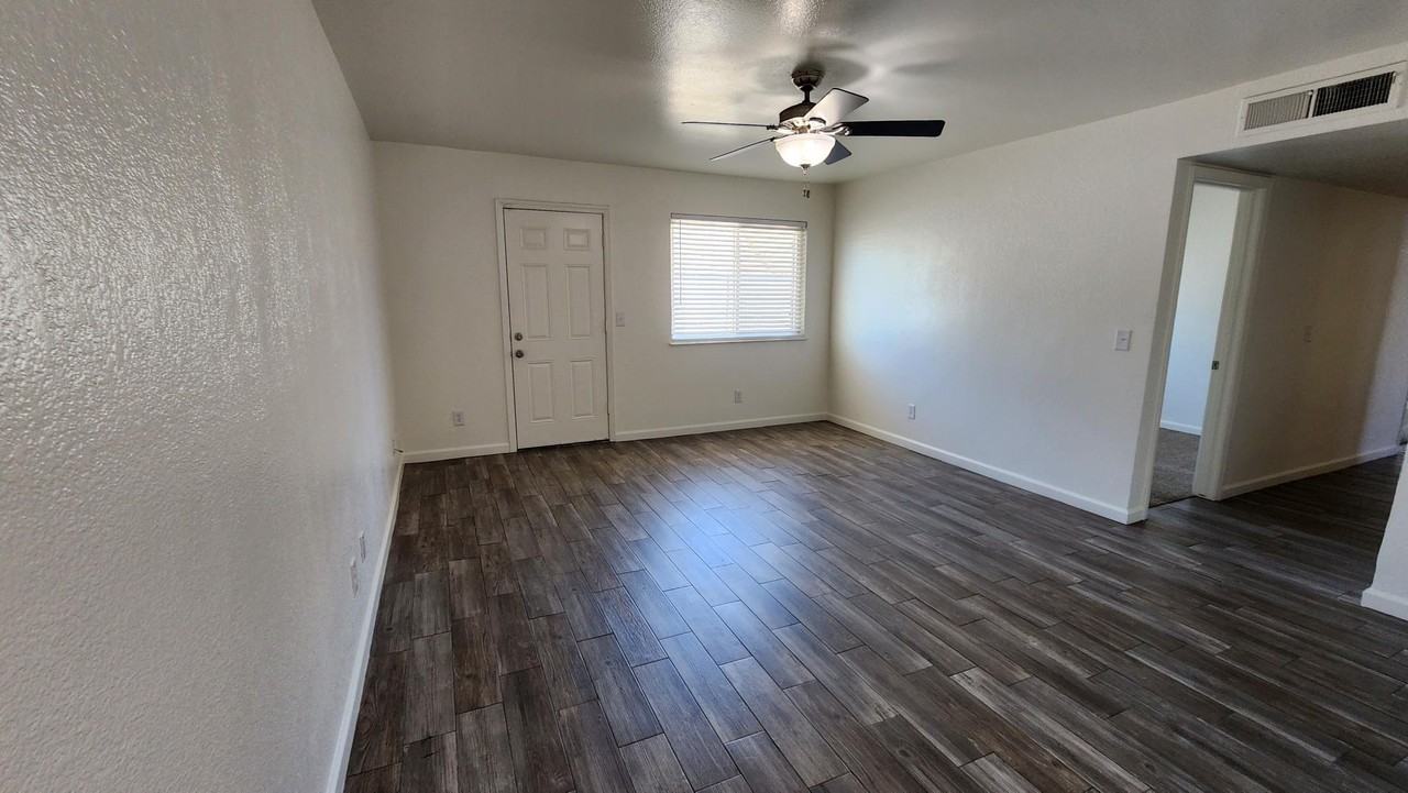955 Brookside Dr #NA - Photo 3 of 9