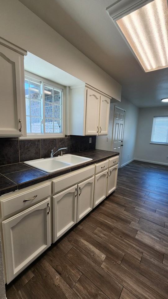 955 Brookside Dr #NA - Photo 6 of 9