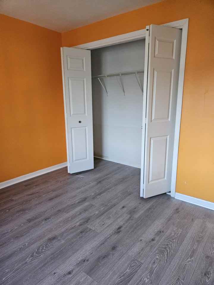1980 Tall Oaks Dr #2B - Photo 3 of 11