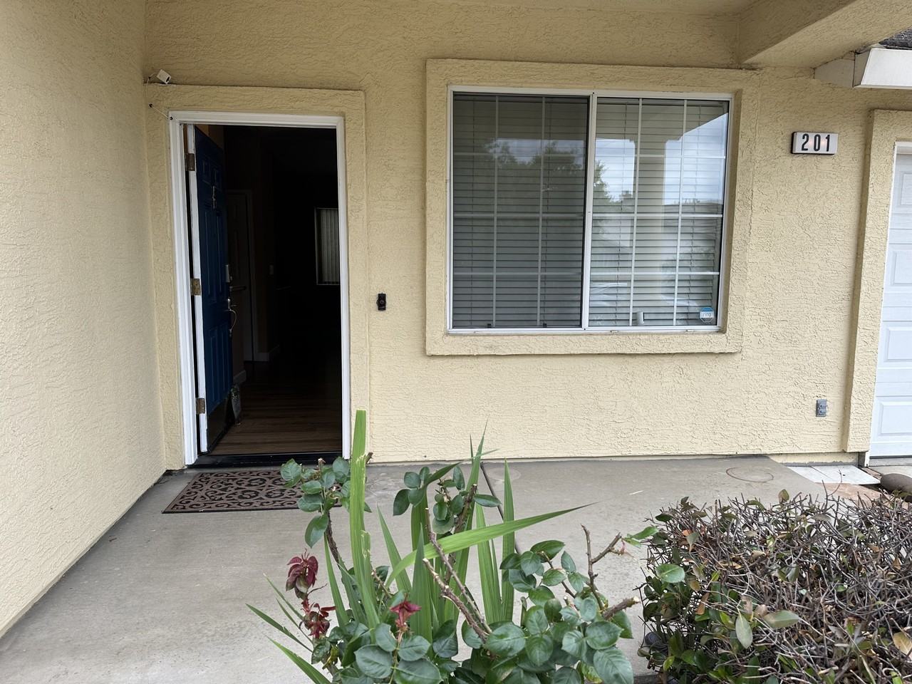 201 Summer Grove Cir #NA - Photo 3 of 29
