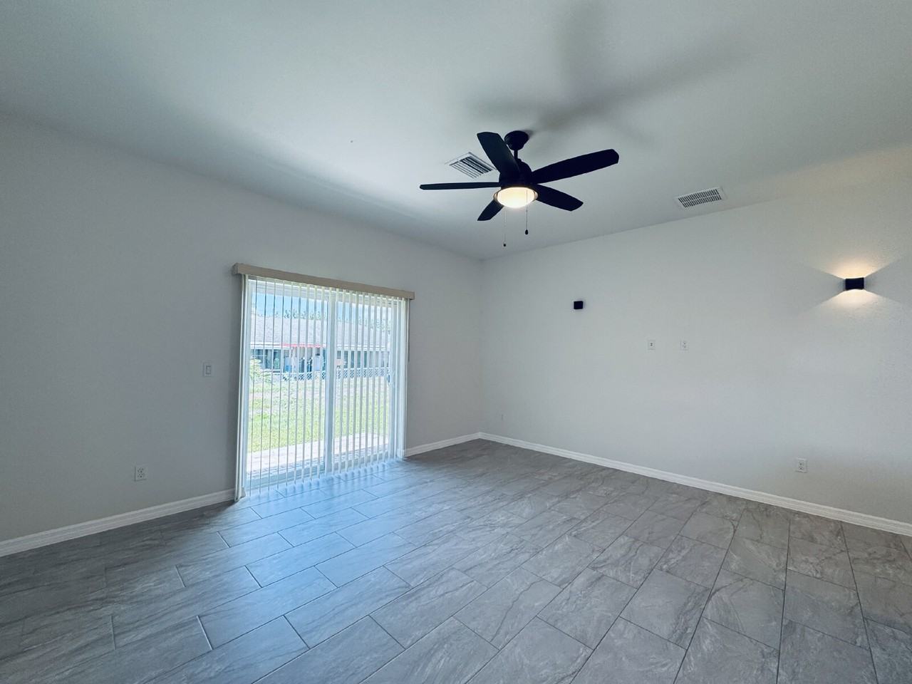 4869 30th St Sw - Photo 4 of 36