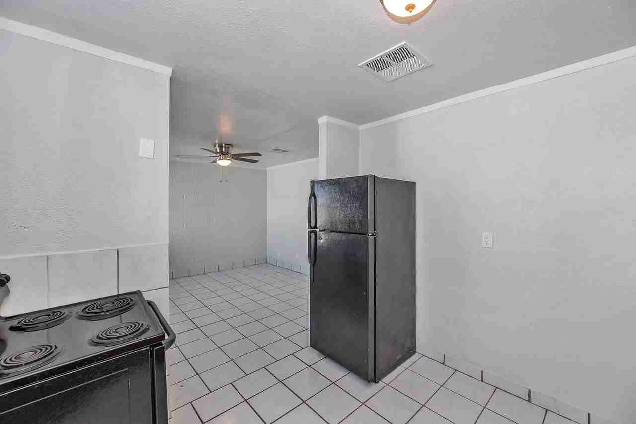 732 W Southgate Ave Unit 2 - Photo 5 of 15